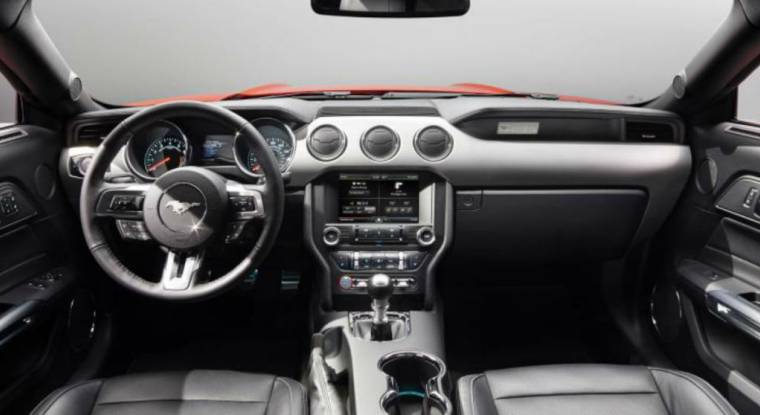 Le cockpit de la Ford Mustang fourni par Faurecia (©Faurecia)