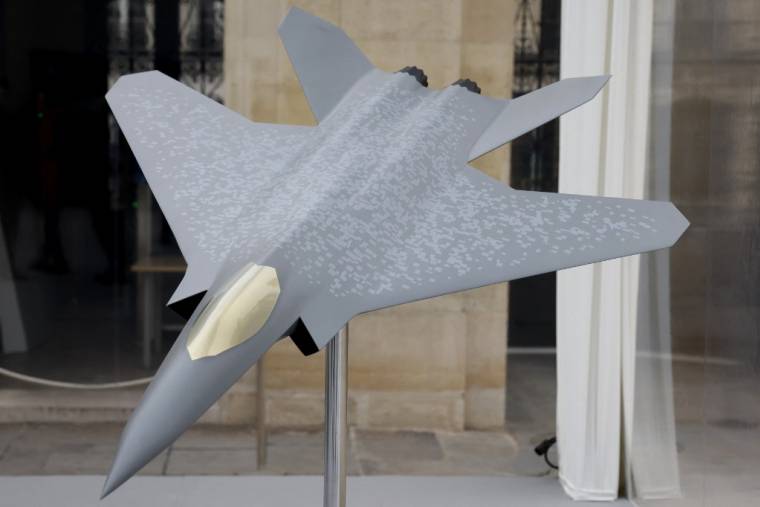 Le "système de combat aérien du futur" (Scaf) doit remplacer les actuels Rafale et Eurofighter (illustration) ( AFP / LUDOVIC MARIN )