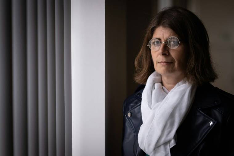 Sophie Rollet, lanceuse d'alerte à l'origine de l'enquête sur les pneus Goodyear, au tribunal de Besançon, le 16 mai 2024 ( AFP / SEBASTIEN BOZON )