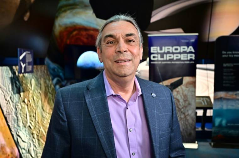 Bob Pappalardo, scientifique de la mission Europa Clipper, au Jet Propulsion Laboratory de la Nasa, à Pasadena, le 11 avril 2024 en Californie ( AFP / Frederic J. Brown )