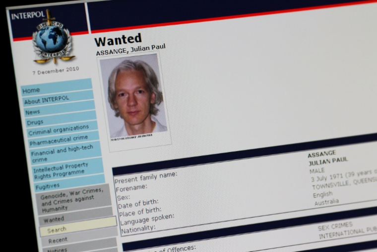 Julian Assange visible sur la page internet d'Interpol, le 7 décembre 2010 ( AFP / Thomas COEX )