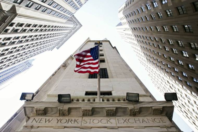 WALL STREET OUVRE AVEC PRUDENCE