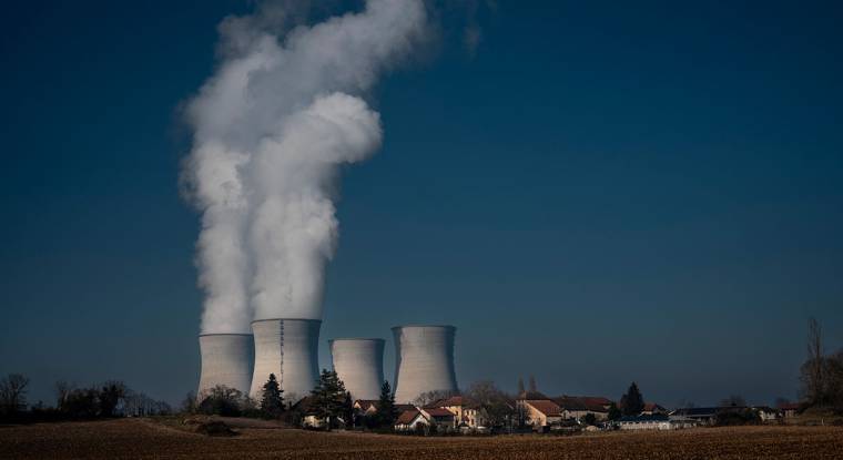 La sélection des sociétés cotées et non cotées qui pourraient profiter des investissement à venir dans le nucléaire. (© JP Ksiazek / AFP)