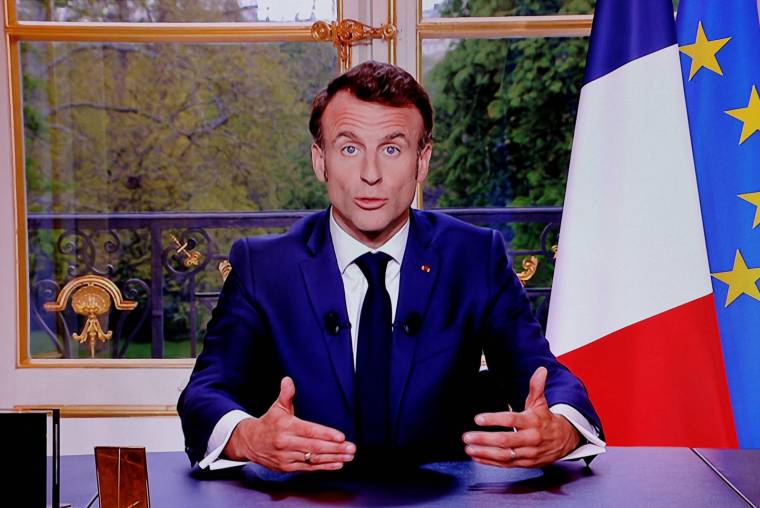 Emmanuel Macron à la télévision le 17 avril. ( AFP / LUDOVIC MARIN )