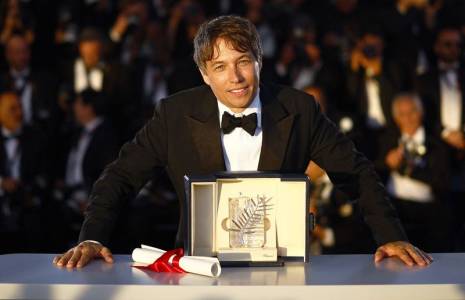 Le réalisateur Sean Baker, lauréat de la Palme d'Or pour le film "Anora"
