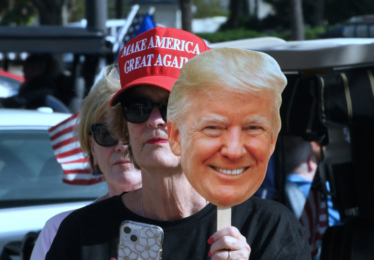 Un partisan de Donald Trump célèbre la victoire du candidat républicain. (crédit : Paul Hennessy/ANADOLU/Anadolu via AFP)