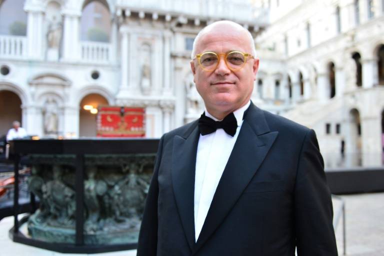 Fortunato Ortombina, alors directeur artistique de la Fenice devant le Palazzo Ducale le 10 juillet 2013 à Venise ( AFP / GIUSEPPE CACACE )