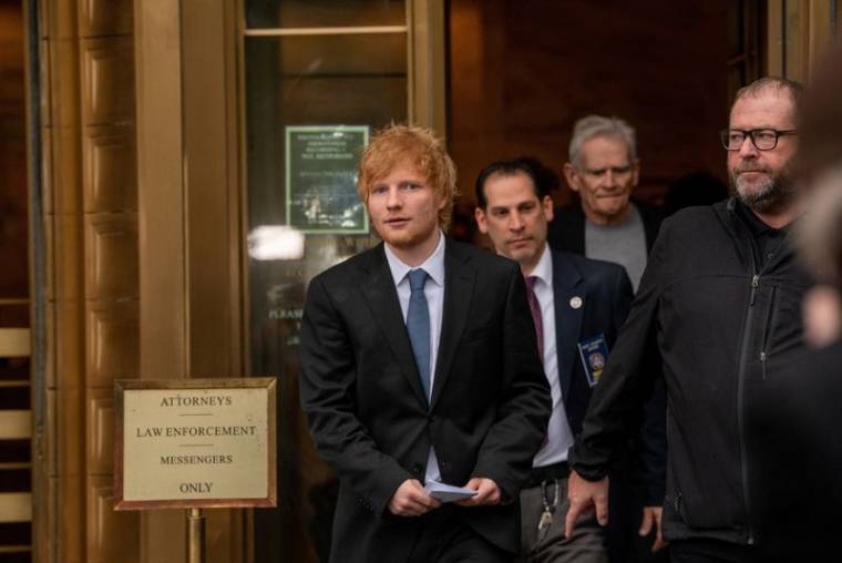 Le chanteur Ed Sheeran quitte le tribunal fédéral de New York