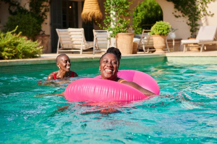 La présence d’une piscine peut ajouter de la valeur à votre maison. ( crédit photo : GettyImages )