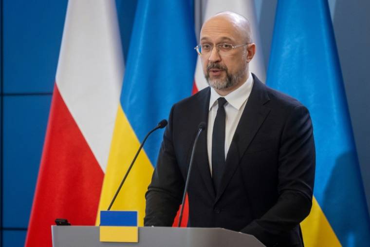 Le Premier ministre ukrzainien Denys Shmyhal le 28 mars 2024 à Varsovie, en Pologne ( AFP / Wojtek Radwanski )