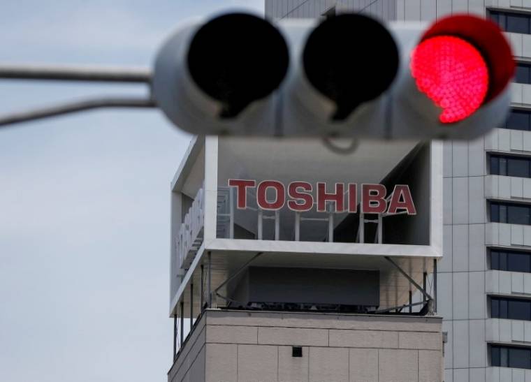 TOSHIBA S'ENTRETIENT AVEC QUATRE FONDS D'INVESTISSEMENT QUANT À SA NOUVELLE STRATÉGIE