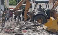 Les secours sur le site de l'effondrement du toit d'une église au Mexique
