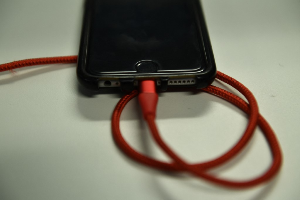 L'UE impose un chargeur universel de téléphone portable d'ici 3