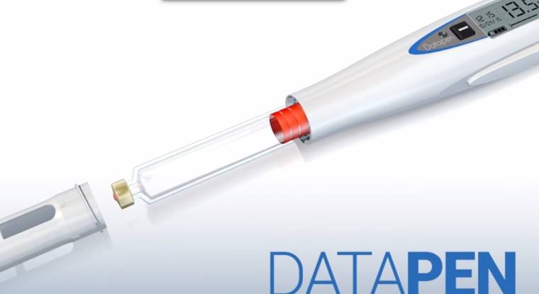 Le Datapen est un stylo injecteur d’insuline, pour patients diabétiques. Il collecte les données et les transmet aux patients via une application mobile. (© Biocorp)