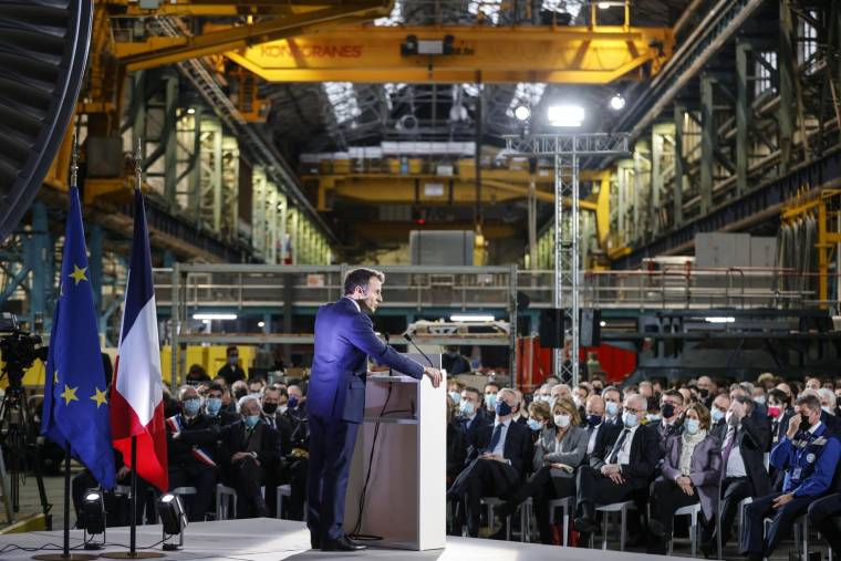 Emmanuel Macron à Belfort le 10 février 2022. ( POOL / Jean-Francois Badias )