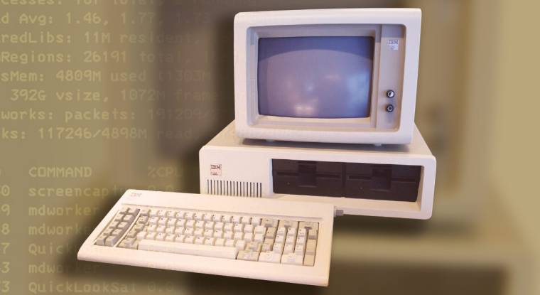 L'IBM PC junior, produit pour IBM de mars 1984 à mai 1985, a été conçu comme une variante moins coûteuse de l'IBM PC 5151 (ci-dessus). (© cc)