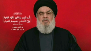 Capture d'écran de la chaîne de télévision Al-Manar du Hezbollah montre le chef du mouvement libanais, Hassan Nasrallah, s'exprimant depuis un lieu non précisé, le 19 septembre 2024 ( Al-Manar / - )