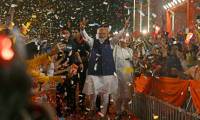 Le Premier ministre indien Narendra Modi  arrive au siège du parti Bharatiya Janata  pour célébrer la victoire aux élections générales du pays, à New Delhi le 4 juin 2024 ( AFP / Arun SANKAR )