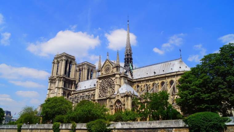 Notre-Dame de Paris : « L'Etat est son propre assureur », confirme Franck Riester