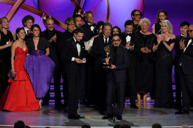 L'équipe de la série "Shogun" sacrée meilleure série dramatique aux 76e Emmy Awards, le 15 septembre 2024 à Los Angeles ( AFP / VALERIE MACON )