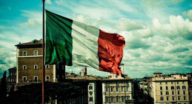 Drapeau Italien. (© Dave Kellam)