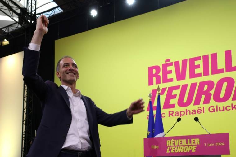 Raphaël Glucksmann, tête de liste des socialistes pour les européennes, lors d'un dernier meeting de campagne, le 7 juin 2024 à Lille ( AFP / Denis Charlet )