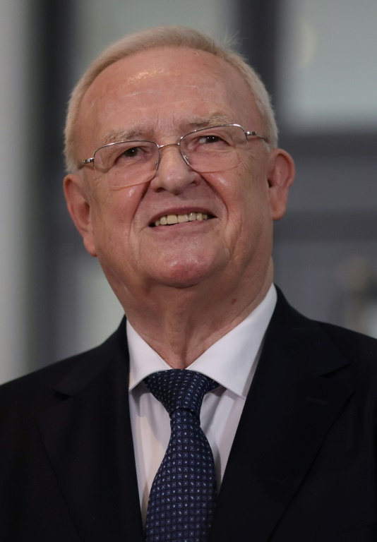 L'ancien PDG de Volkswagen, Martin Winterkorn, arrive pour son procès au tribunal de Brunswick, dans le nord de l'Allemagne, le 3 septembre 2024 ( AFP / Ronny HARTMANN )