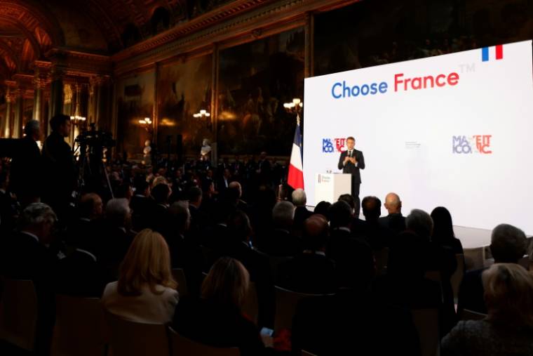 Le président Emmanuel Macron lors du sommet Choose France, le 13 mai 2024 au château de Versailles, près de Paris  ( POOL / Ludovic MARIN )