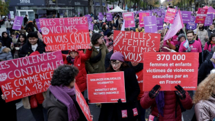 Manifestation à Paris contre les violences faites aux femmes, le 23 novembre 2024 ( AFP / STEPHANE DE SAKUTIN )