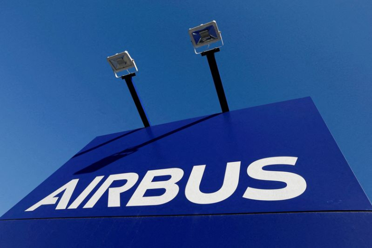 Photo d'archives du logo Airbus à Blagnac, en France