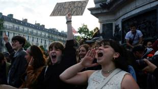 Rassemblement anti-extrême droite sur la place de la République à Paris, le 10 juin 2024 ( AFP / Geoffroy VAN DER HASSELT )