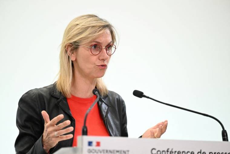 la ministre française de la Transition énergétique Agnès Pannier-Runacher lors d'une conférence de presse sur la situation énergétique