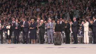 Zelensky ovationné à la cérémonie du 80e anniversaire du Débarquement à Omaha Beach