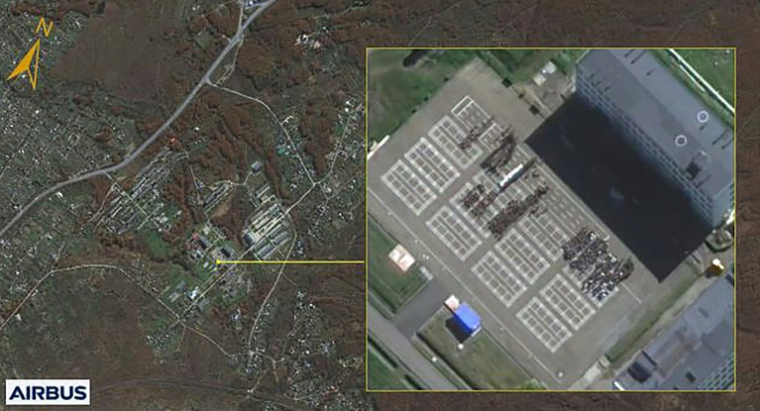 Image satellite d'Airbus Defence and Space diffusée le 18 octobre 2024 par le renseignement sud-coréen, montrant selon lui la base militaire russe de Khabarovsk où sont stationnés des soldats nord-coréens ( SOUTH KOREA'S NATIONAL INTELLIGENCE  SERVICE / Handout )