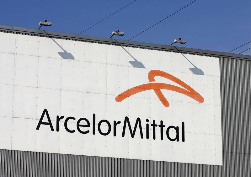 Le logo de l'usine sidérurgique ArcelorMittal à Seraing