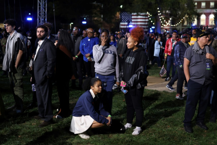 Partisans de la candidate démocrate Kamala Harris à l'université Howard de la capitale Washington, le 5 novembre 2024 (AFP / CHARLY TRIBALLEAU)