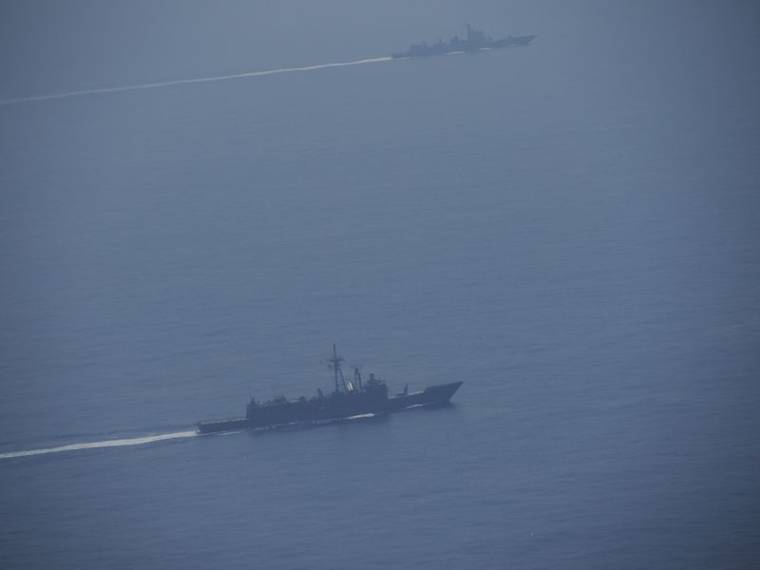 Des navires de guerre chinois sont photographiés alors qu'ils naviguent à un endroit non divulgué dans les eaux autour de Taïwan