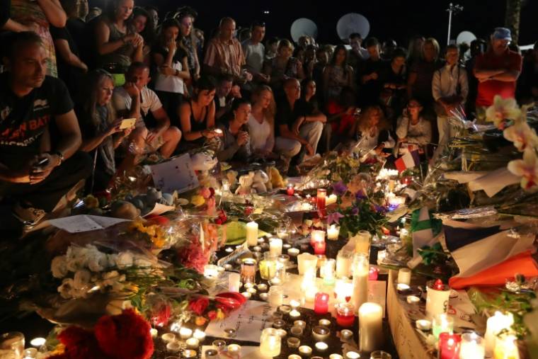Mémorial aux victimes de l'attentat de Nice, le 15 juillet 2016 à Nice ( AFP / Valery HACHE )