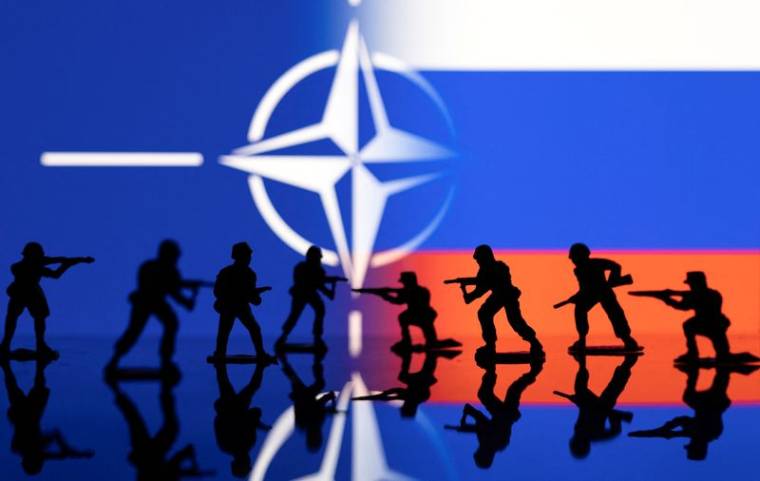 LE KREMLIN DIT NE PAS VOIR DE CHANGEMENT DE POSITION DE L'UKRAINE SUR L'OTAN