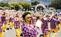 Des ménestrels participant au carnaval annuel du Cap, en Afrique du Sud, le 4 janvier 2025  ( AFP / GIANLUIGI GUERCIA )