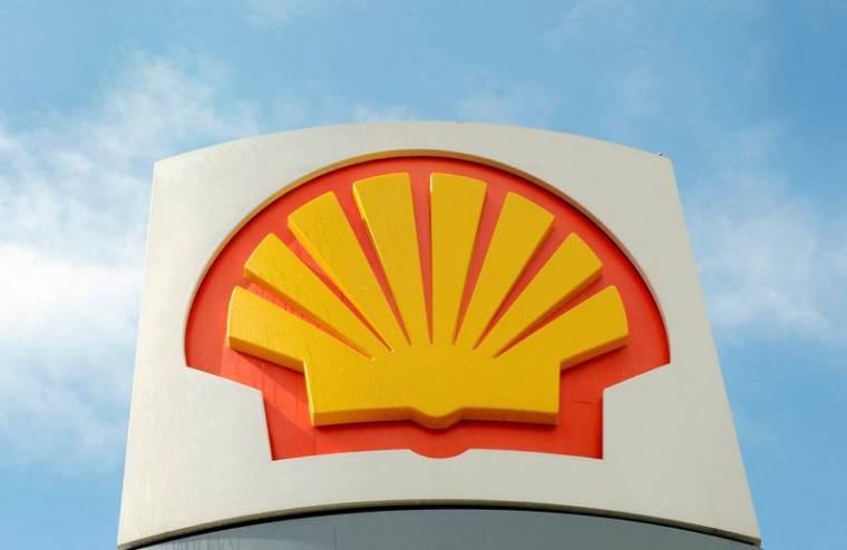 Photo d'archives: Le logo de Shell à Londres