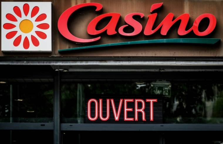 Le distributeur Casino a officialisé le 26 mai 2023 son entrée dans une procédure de conciliation pour une période de quatre mois afin de renégocier son important endettement ( AFP / JEFF PACHOUD )