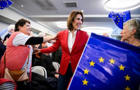 L'eurodéputée Valérie Hayer, tête de liste de la majorité aux européennes, lors d'un meeting à Toulouse, le 29 avril 2024 ( AFP / Lionel BONAVENTURE )