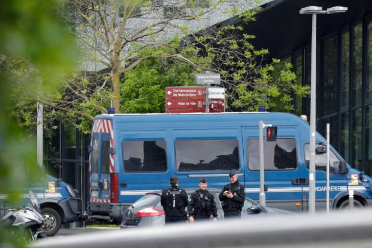 A Nanterre (Hauts-de-Seine), le lieu de la reconstitution de la scène de la mort de Nahel était placé sous haute sécurité, le 5 mai ( AFP / Geoffroy VAN DER HASSELT )