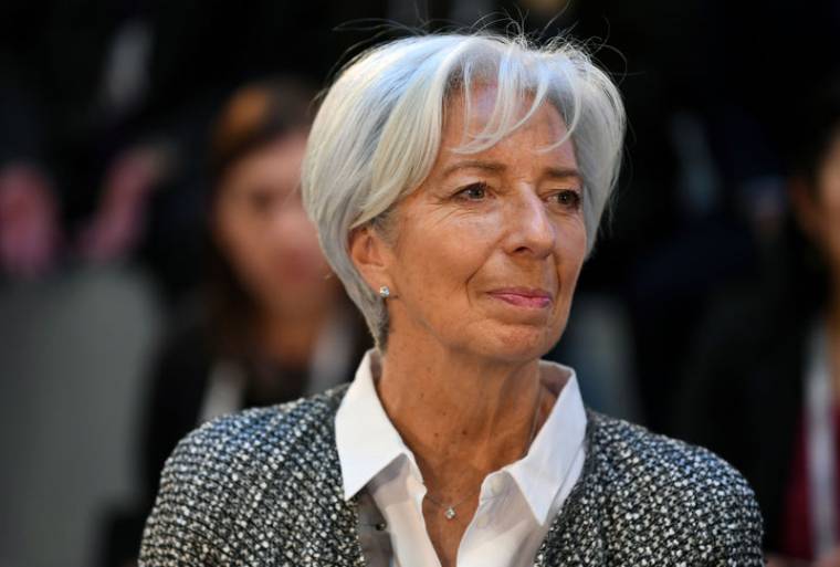 LE FMI NE PRÉVOIT PAS DE RÉCESSION À COURT TERME, SELON LAGARDE