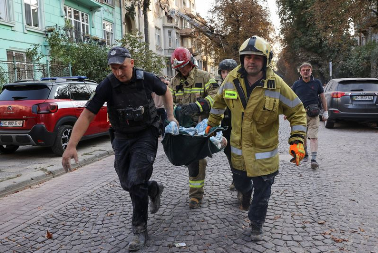 Conséquences d'une attaque de drone et de missiles russes à Lviv