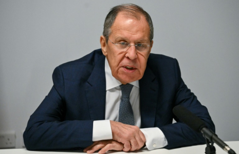 Le chef de la diplomatie russe, Sergueï Lavrov, lors d'une conférence de presse en marge du 31e sommet ministériel de l'Organisation pour la sécurité et la coopération en Europe (OSCE) à Ta'Qali, à Malte, le 5 décembre 2024 ( AFP / Alberto PIZZOLI )