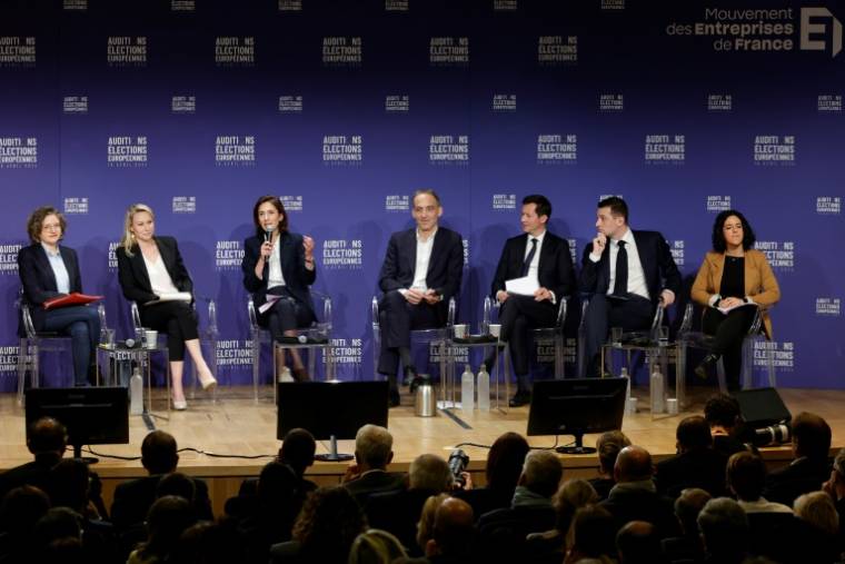 Les sept principales têtes de liste aux européennes auditionnées par le Medef, le 18 avril 2024, à Paris ( AFP / Geoffroy VAN DER HASSELT )