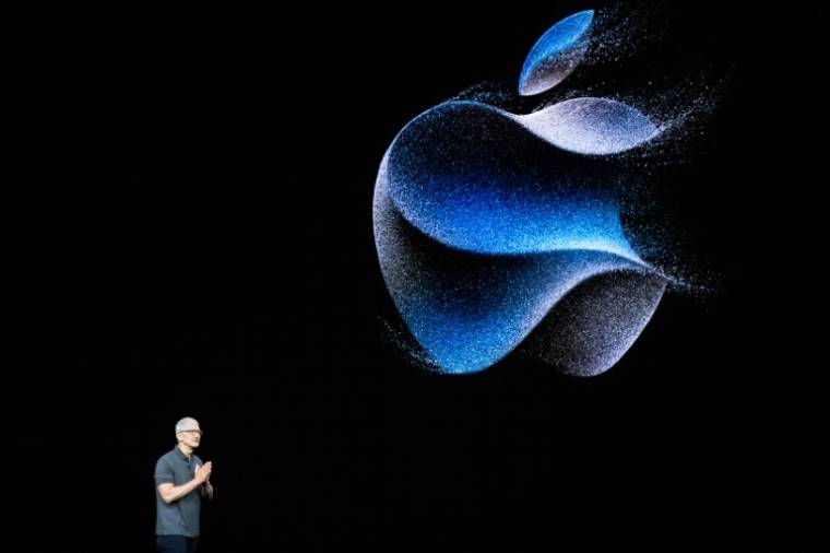 Le patron d'Apple Tim Cook lors de l'événement de lancement de l'iPhone 15 au siège du groupe à Cupertino, en Californie, le 12 septembre 2023 ( AFP / Nic Coury )