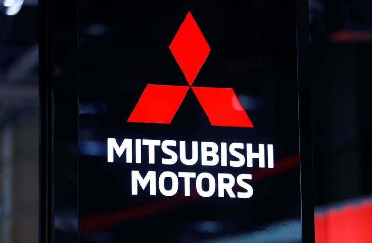 Logo de Mitsubishi Motors affiché au Salon international de l'automobile de Genève